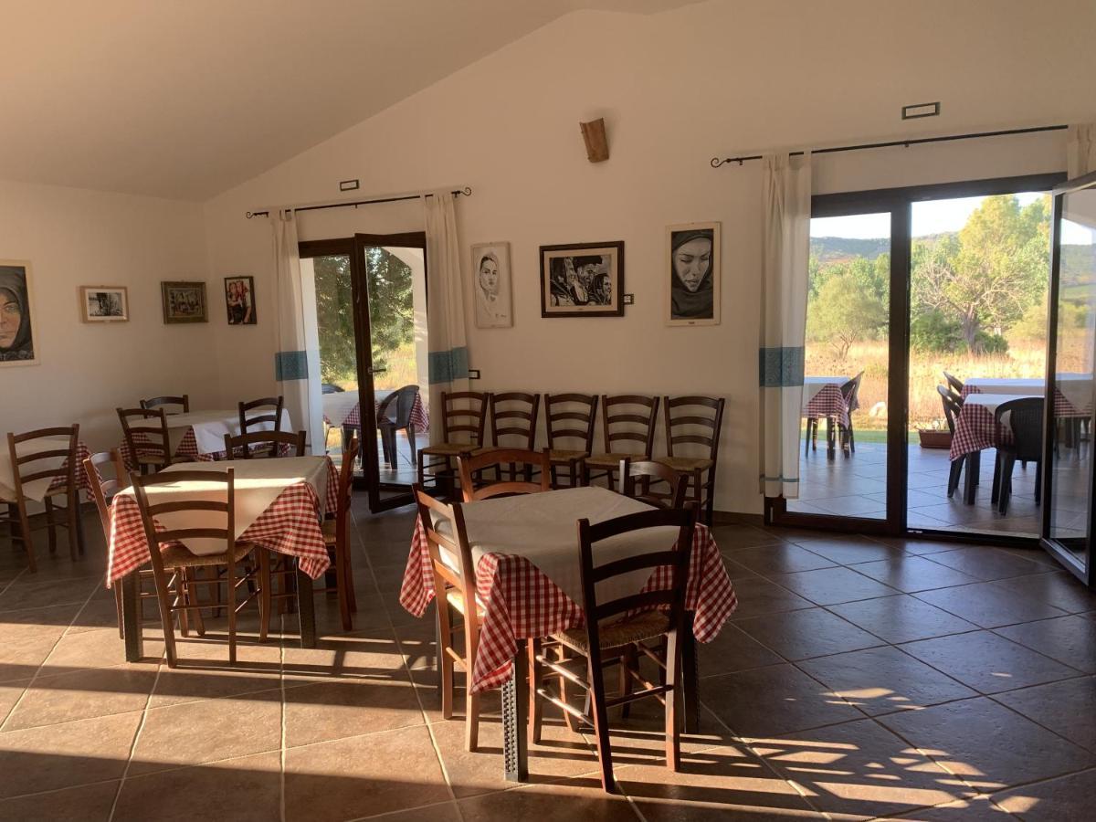 Agriturismo Turudhis トルトリ エクステリア 写真